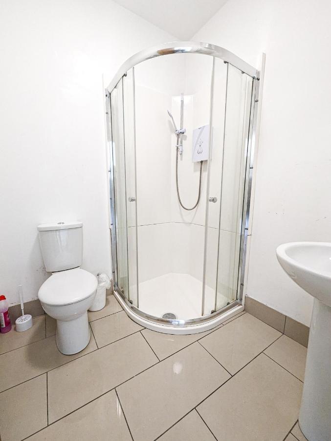 Cozy Central Apartments - With Private Kitchens & Bathrooms Portsmouth Exterior foto